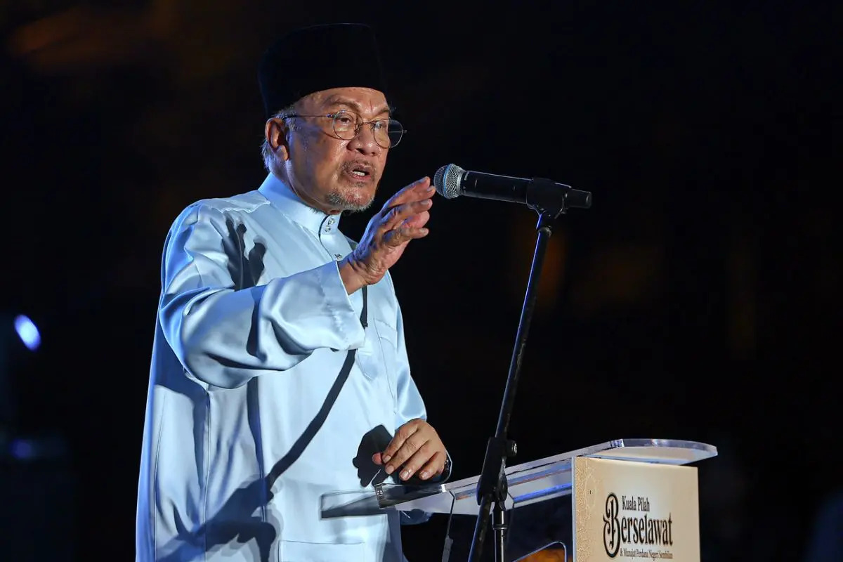 Anwar Ibrahim Demands Transparent Investigation into Alleged Mismanagement of Tabung Haji
