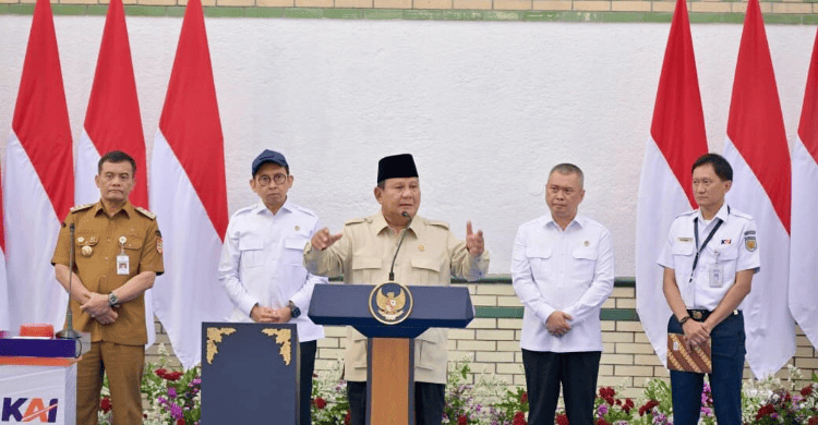 Prabowo Targets Connection of Lampung-Aceh Railway Line
