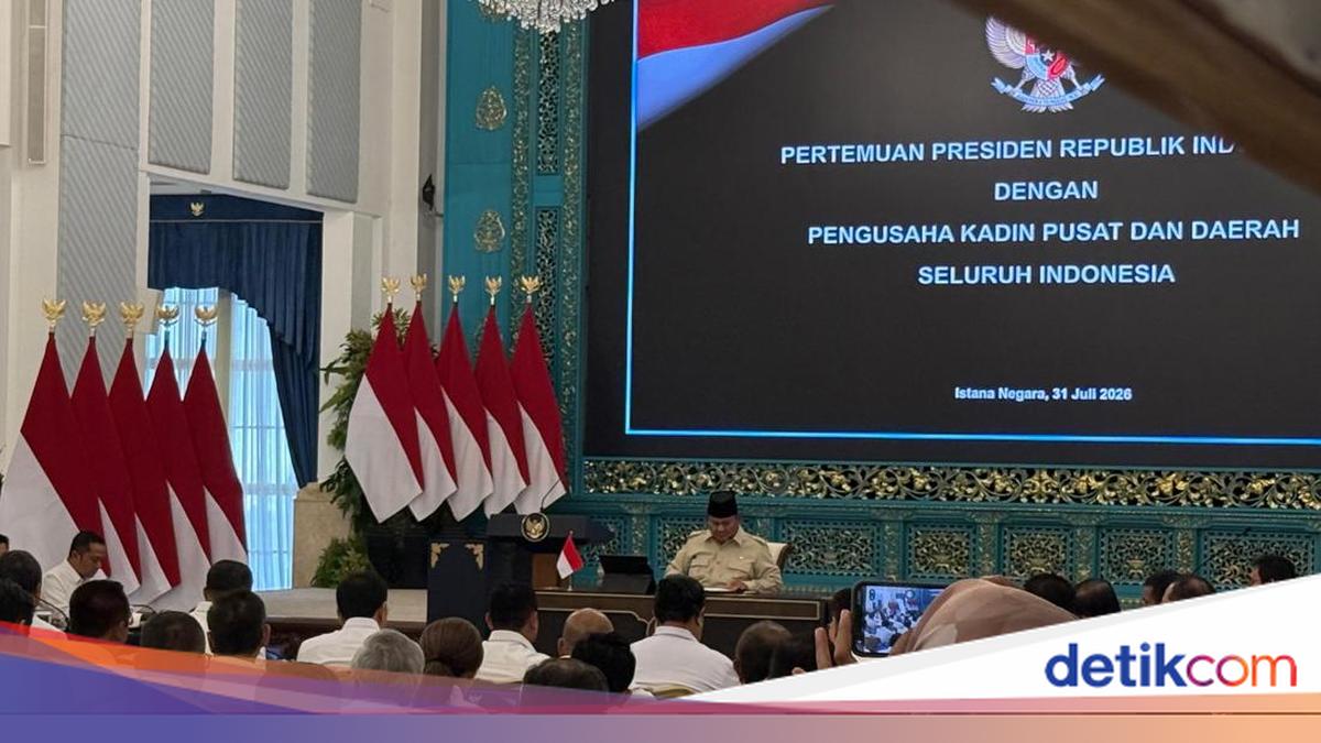 Prabowo Jokes with Kadin Leaders Regarding Private Jets and Dual Roles