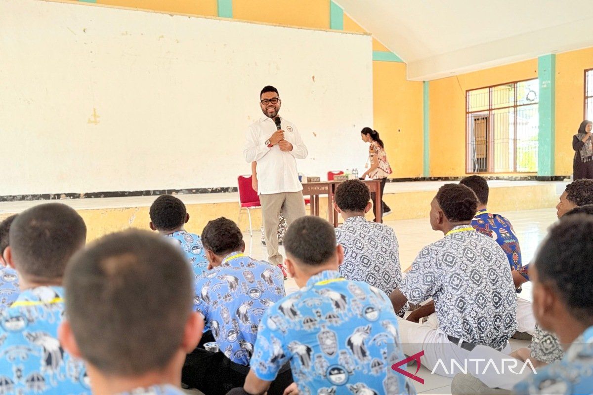 DPD RI Educates High School Students in Manokwari to Prevent Integrity Crisis
