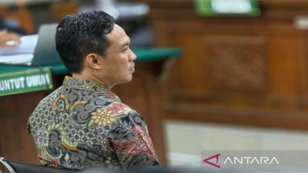Cilacap Regent Charged with Extorting Subordinates for Eid Al-Fitr Bonuses