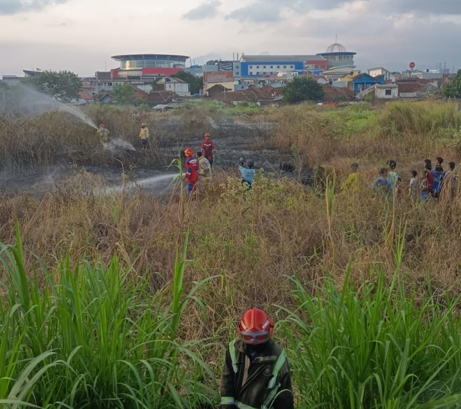 Anticipating Forest Fires: Walhi West Java Conduct Joint Patrols with BBKSDA Forest Rangers