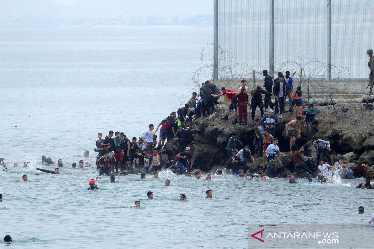 France tightens borders with Spain due to migrant wave