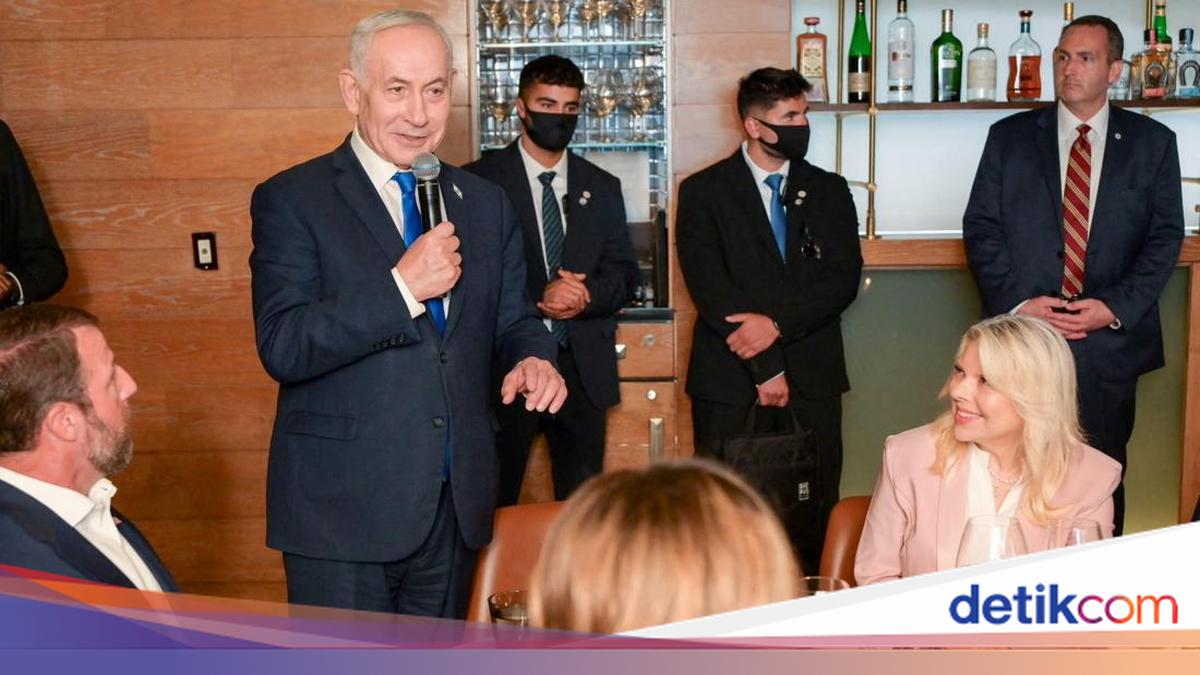 Shouts of 'Baby Killer' Directed at Netanyahu