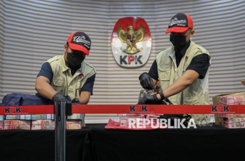 Extortion Case: KPK Finds Irregularities in Conversations Between Police Officer Suspect and His Father