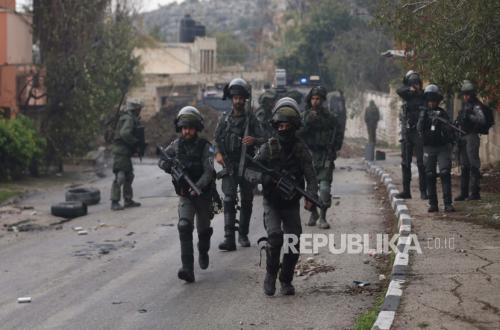 100 Israeli Soldiers 'Desert' and Abandon Weapons; Reasons Revealed
