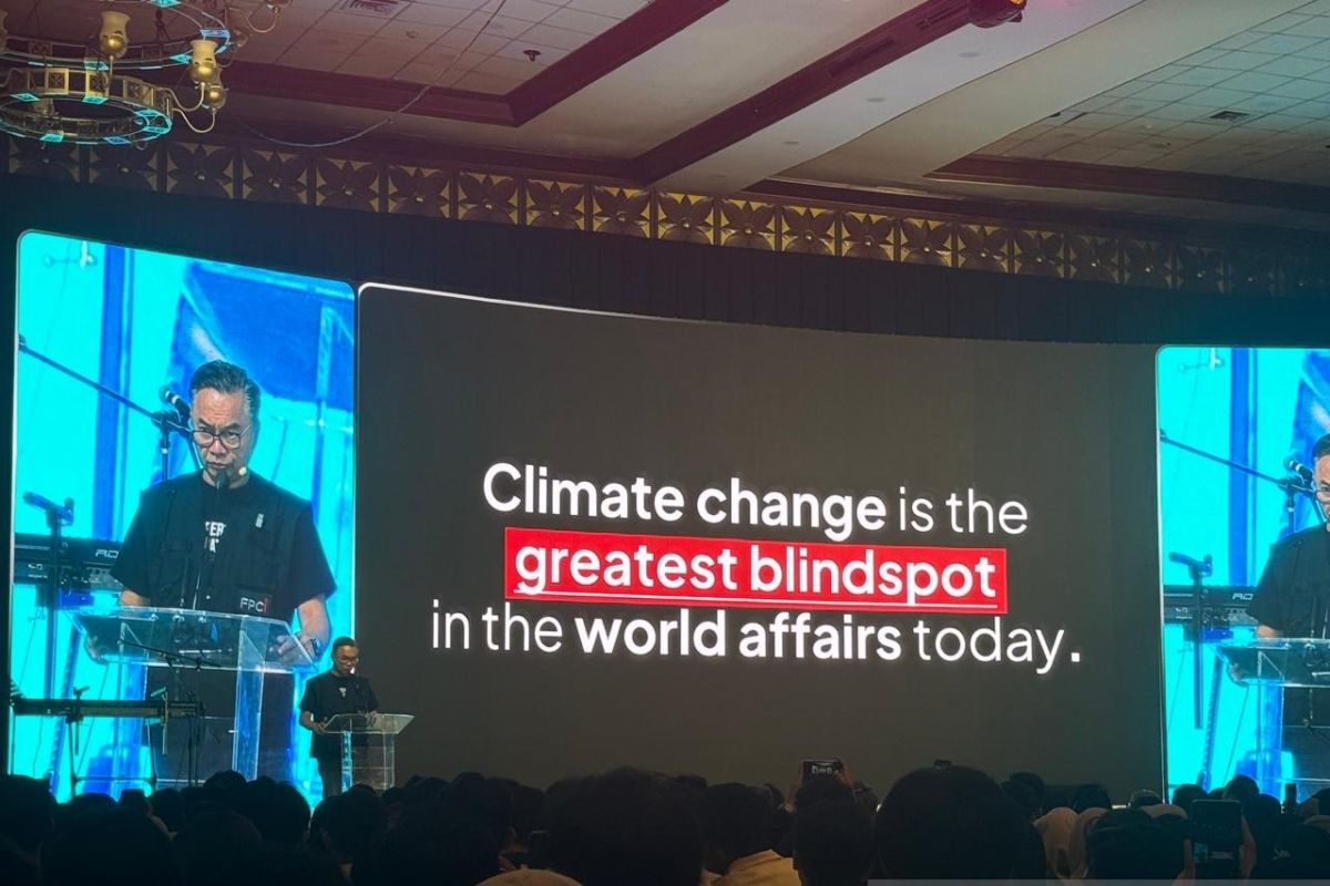 Dino: Climate Change Should Be the World's Top Priority