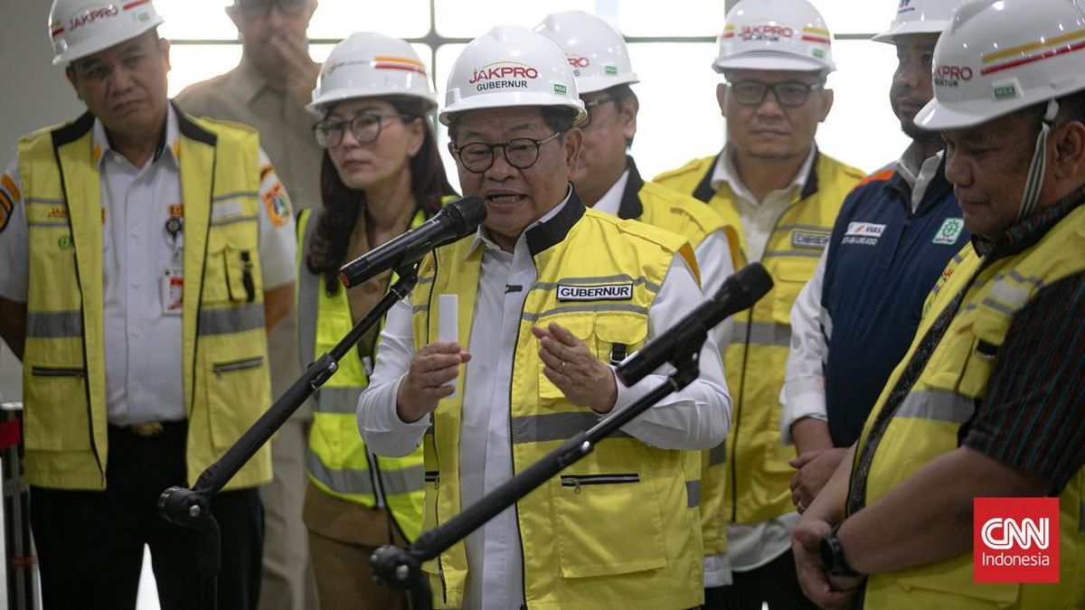 Pramono to Regulate High Fencing in Malls and Office Buildings
