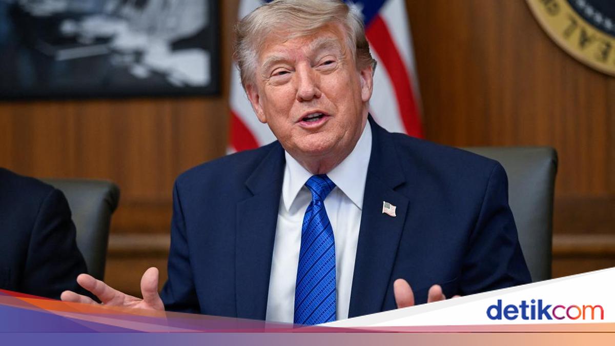 Trump Threatens to Strike Iran Severely, Determined to Win War