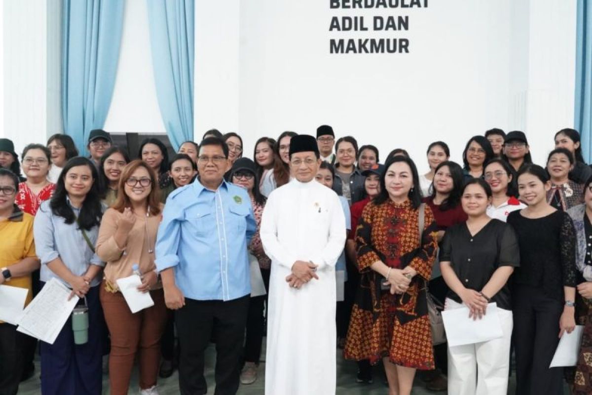 100 Christian and Catholic Religious Affairs Civil Servants Prepared to Perform Choir at Monas