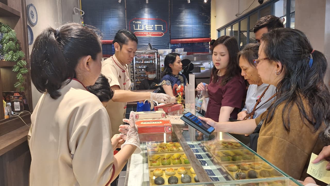 From Glodok, Rumah Kue Tuan Wen 1980 Preserves Peranakan Chinese Culinary Heritage