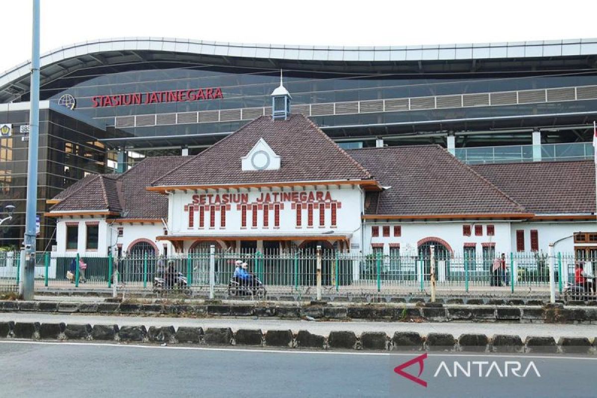 13 Train Services to Stop at Jatinegara due to National Prayer Event