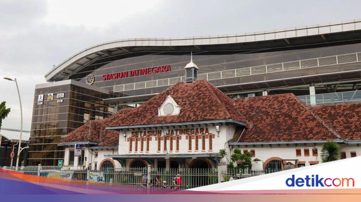 National Prayer Event at Monas Leads to Additional Stops for 13 Trains at Jatinegara Station