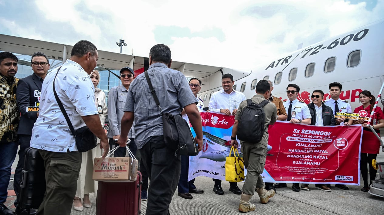 Bobby Nasution Inaugurates First Wings Air Flight from Kualanamu to Mandailing Natal