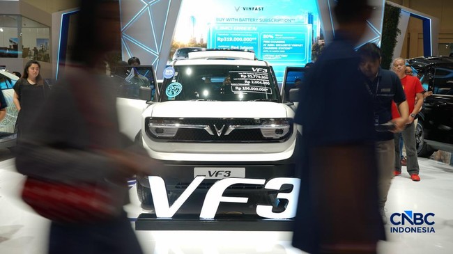 Appearance of the Cheapest and Smallest Electric Cars Draws Crowds at GIIAS
