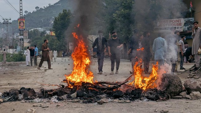 Protest Chaos in Muslim Nuclear Power: 30 Dead Following Mass Shooting