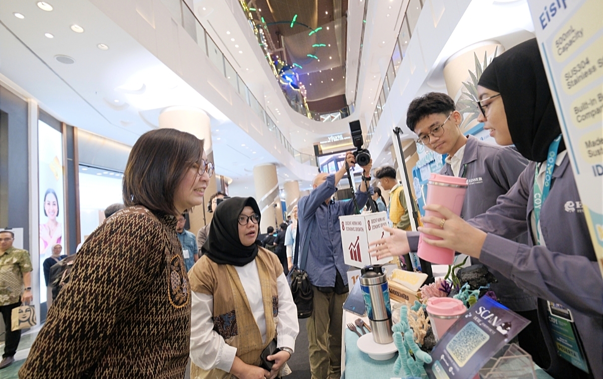 Prestasi Junior Indonesia, Zurich, and Starbucks Successfully Empower Students via Student Company Programme