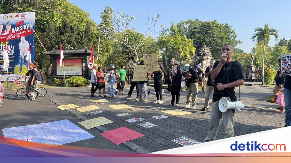 Bali Journalists Hold Solidarity Protest Demanding Prabowo Apologise Over 'Londo Ireng' Remark