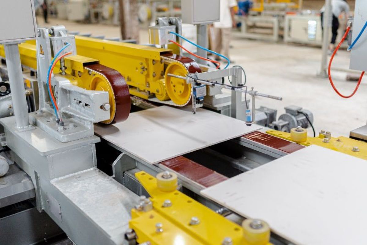 Industrial Expansion Intensifies as National Economy Strengthens