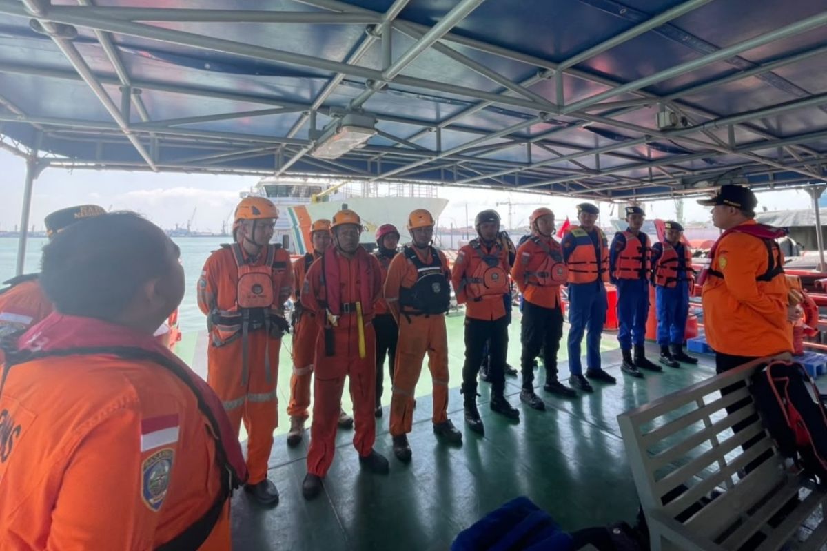 Basarnas Deploys KN Permadi to Evacuate KMP Mutiara Santosa 2