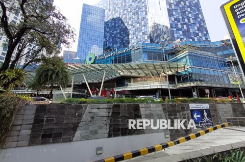 High Fences at Kota Kasablanka Mall Removed