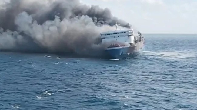 KM Mutiara Sentosa 2 Ship Catches Fire, Basarnas Searching for 41 Victims