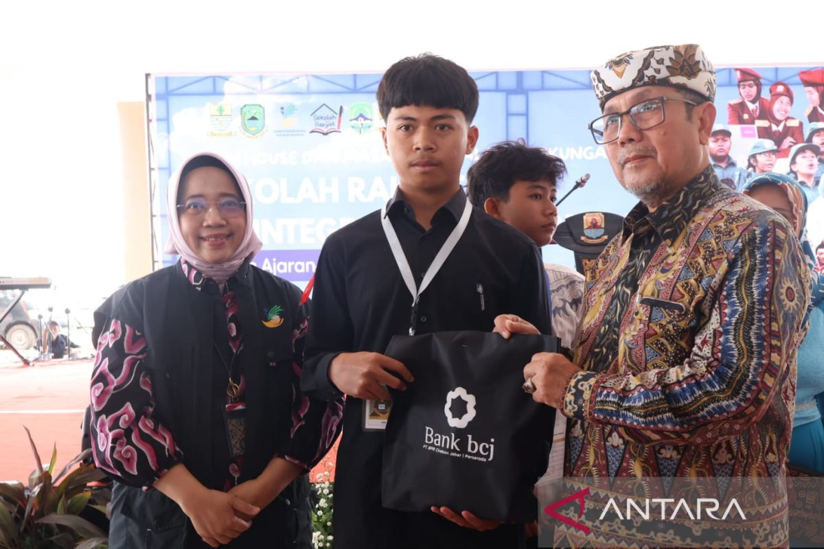 Cirebon Regency Ensures Support for Students at Sekolah Rakyat