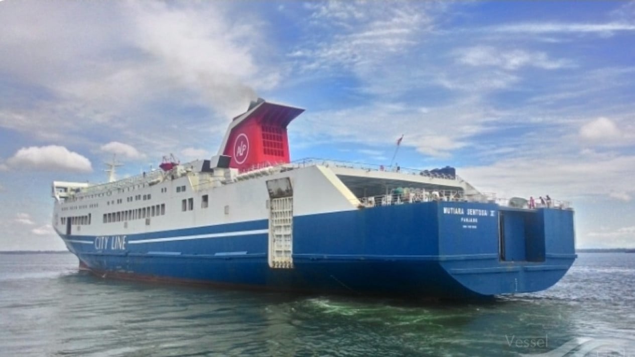 Four Passengers Reported Dead on KM Mutiara Sentosa II, Evacuation Continues