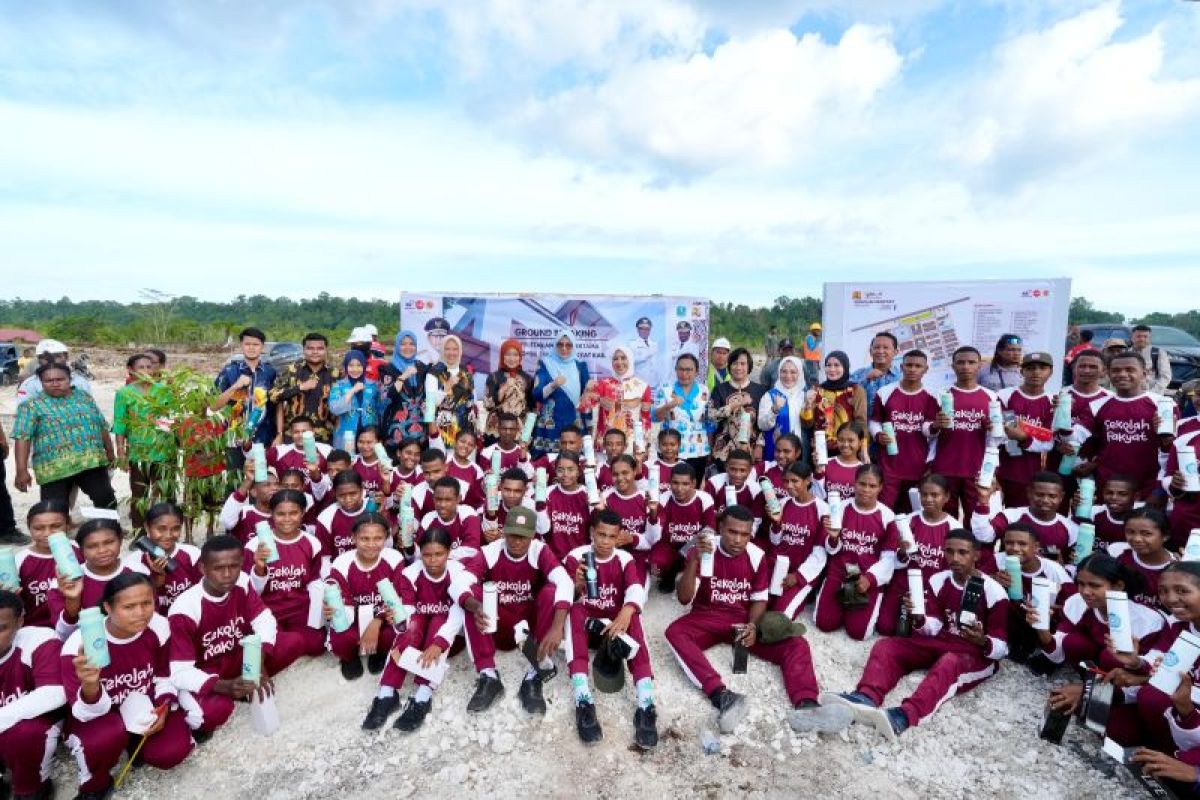Indonesia readies regional sites for Prabowo's free school program