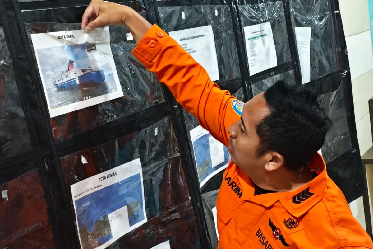 Five dead after ferry fire off East Java, 232 evacuated