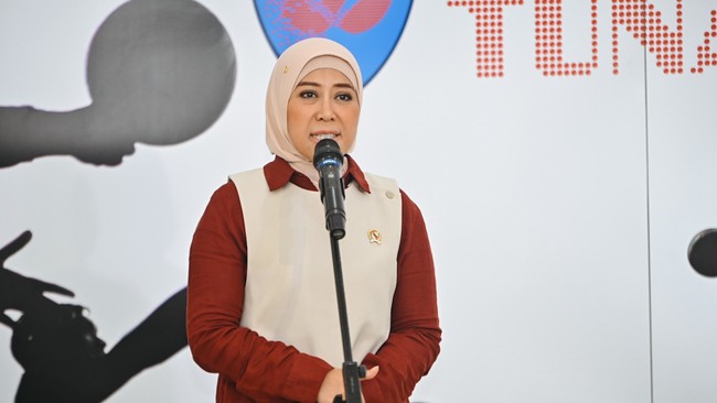 Communications Minister Reprimands YouTube Over Vape Promotion Involving Minors