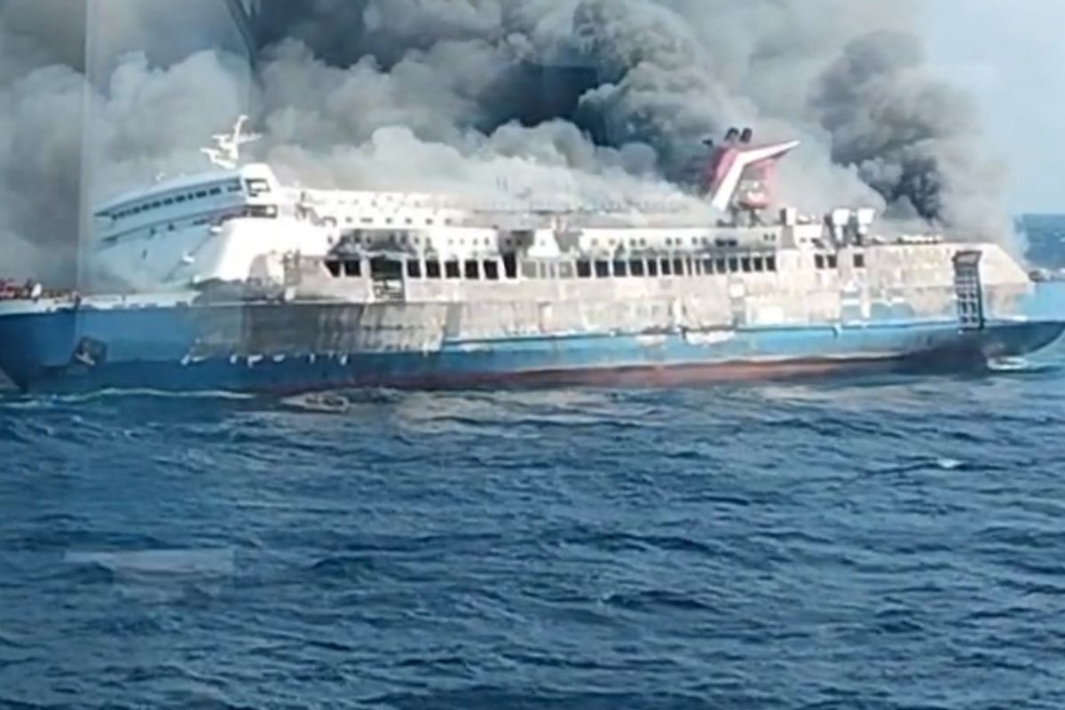 Indonesia probes Java Sea ferry fire that killed five