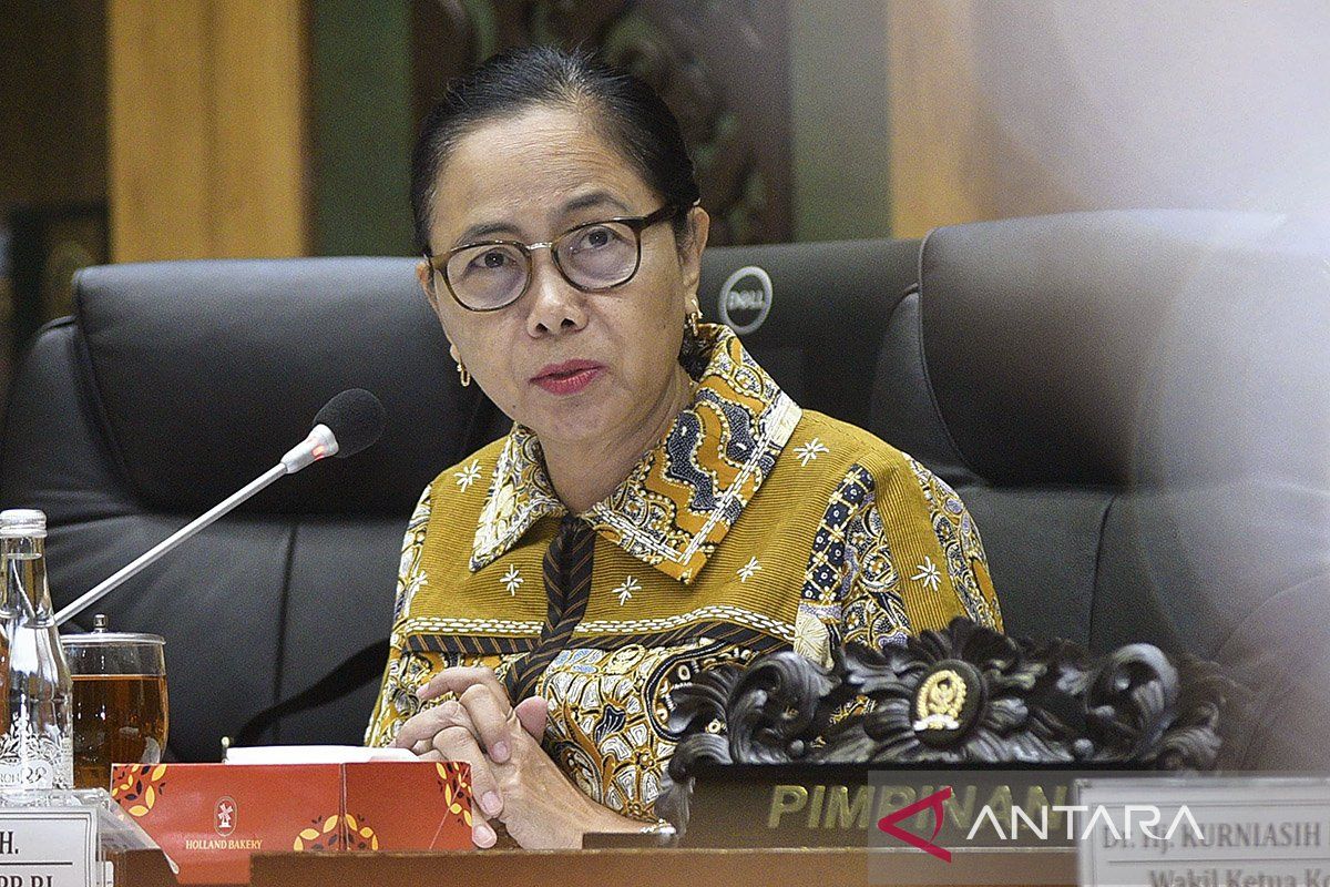 DPR Commission X Urges MK Ruling on Free Nutritious Meals Budget to Apply from 2027