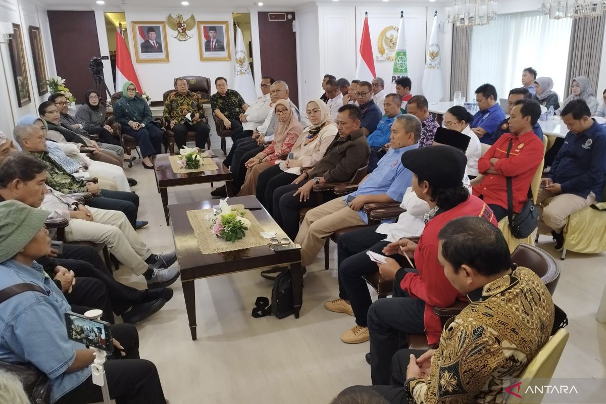 Labour coalition submits draft Employment Bill to House leadership