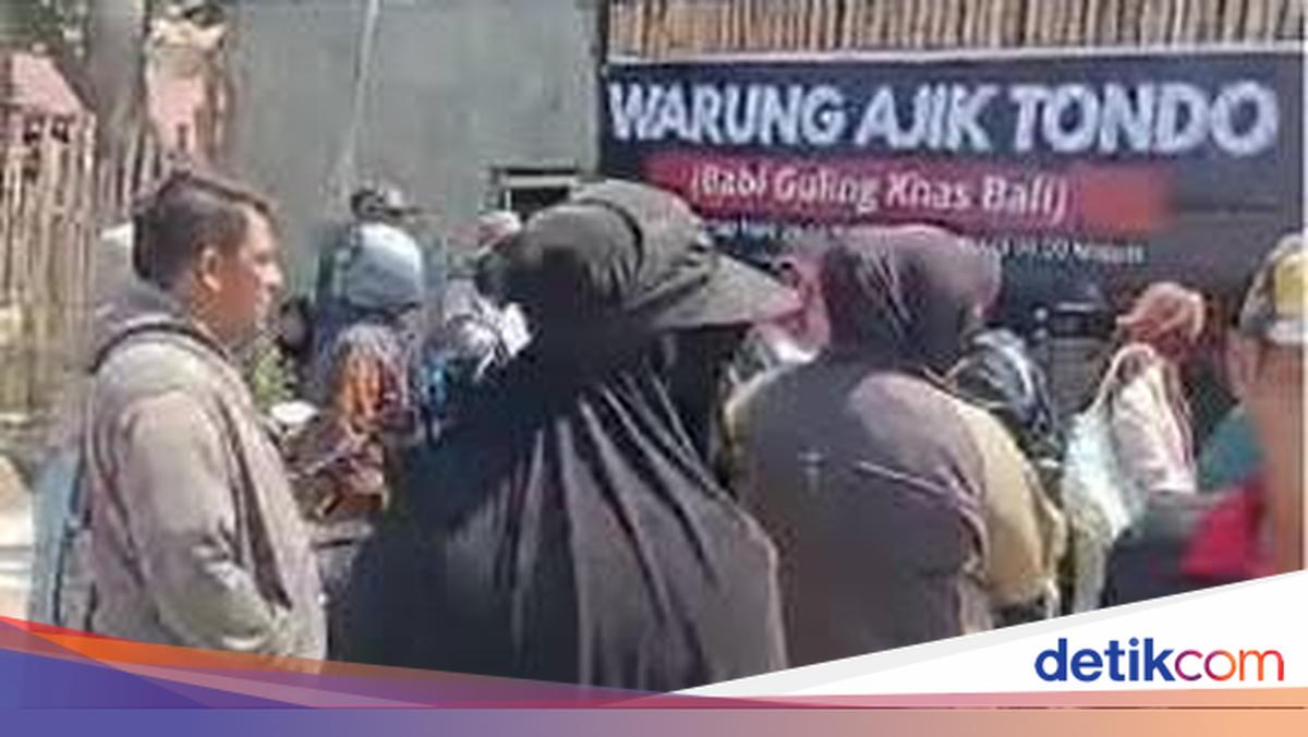 Pig Rice Stall in Palu Mobbed by Residents for Being Too Conspicuous