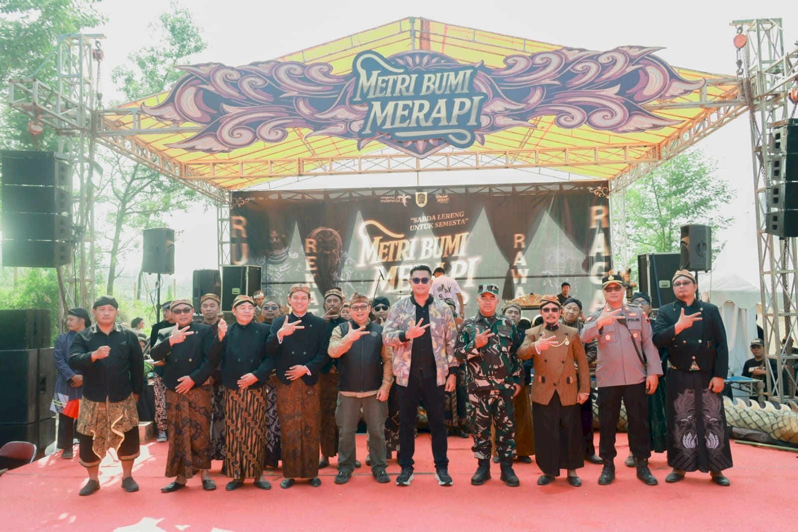 Thousands in Kemalang, Klaten, Celebrate Metri Bumi Merapi Cultural Parade