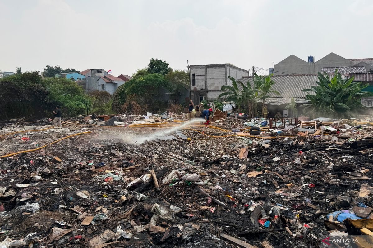 Dukuh Sub-district in East Jakarta Tightens Monitoring of Illegal Dumpsites After Fire