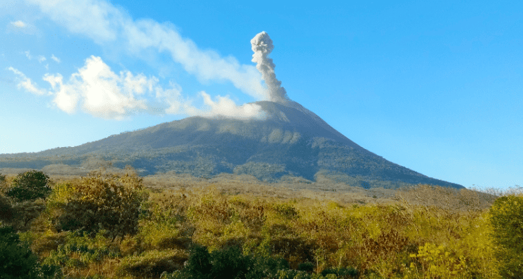 Mount Ili Lewotolok Erupts Again, Spews 700-Metre Ash Column