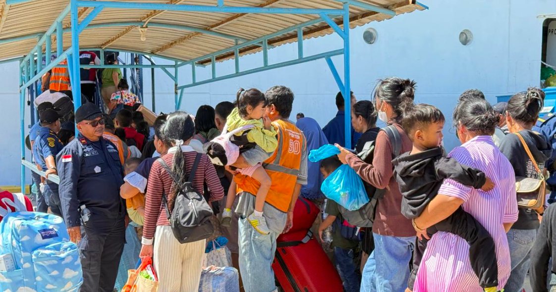 Families of KMP Mutiara Santosa 2 Victims Flock to Makassar Crisis Centre