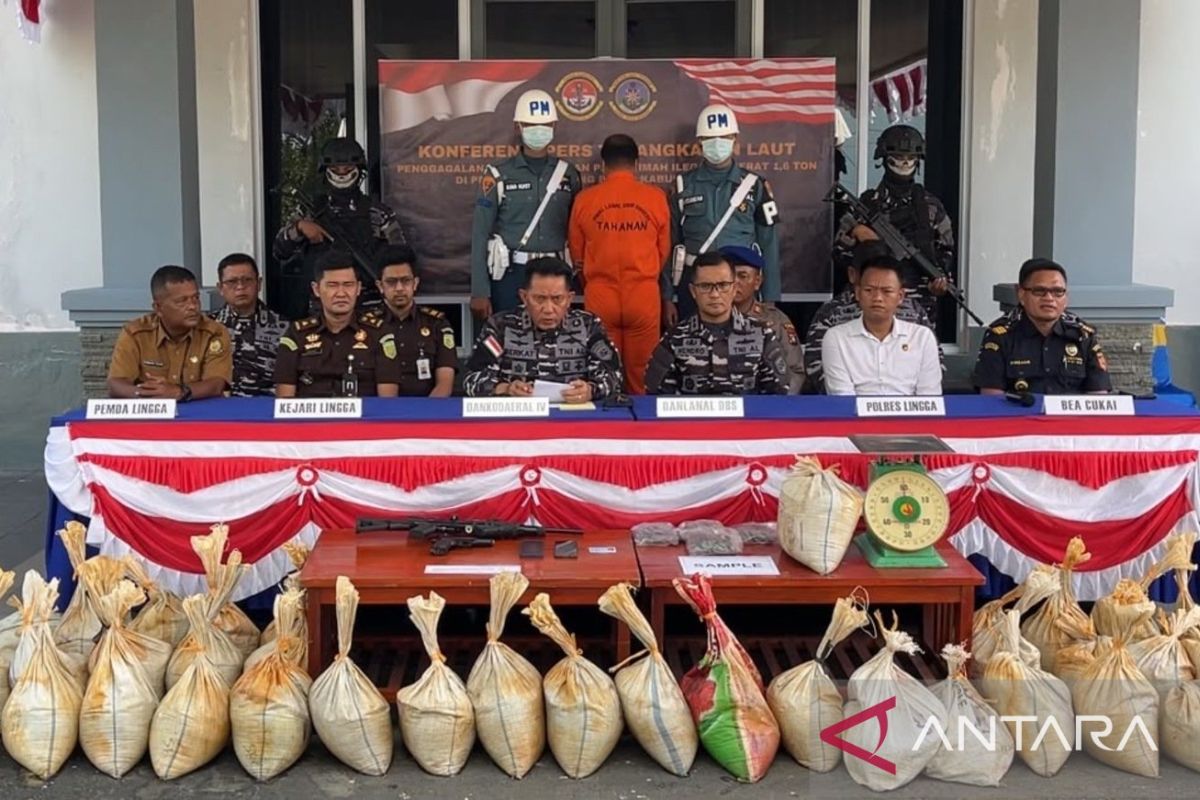 Indonesian Navy Uncovers Rp1.3 Billion Tin Sand Smuggling Operation