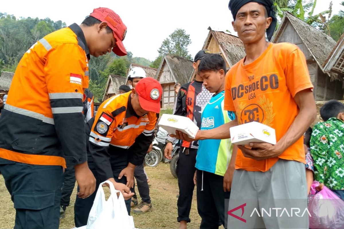 Baznas Sends Emergency Aid to Fire Victims in Sukabumi