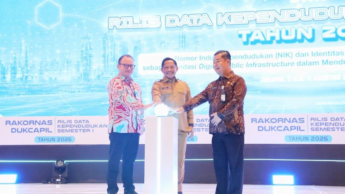 Minister Tito Discusses Strengthening Digital Infrastructure at Dukcapil National Coordination Meeting