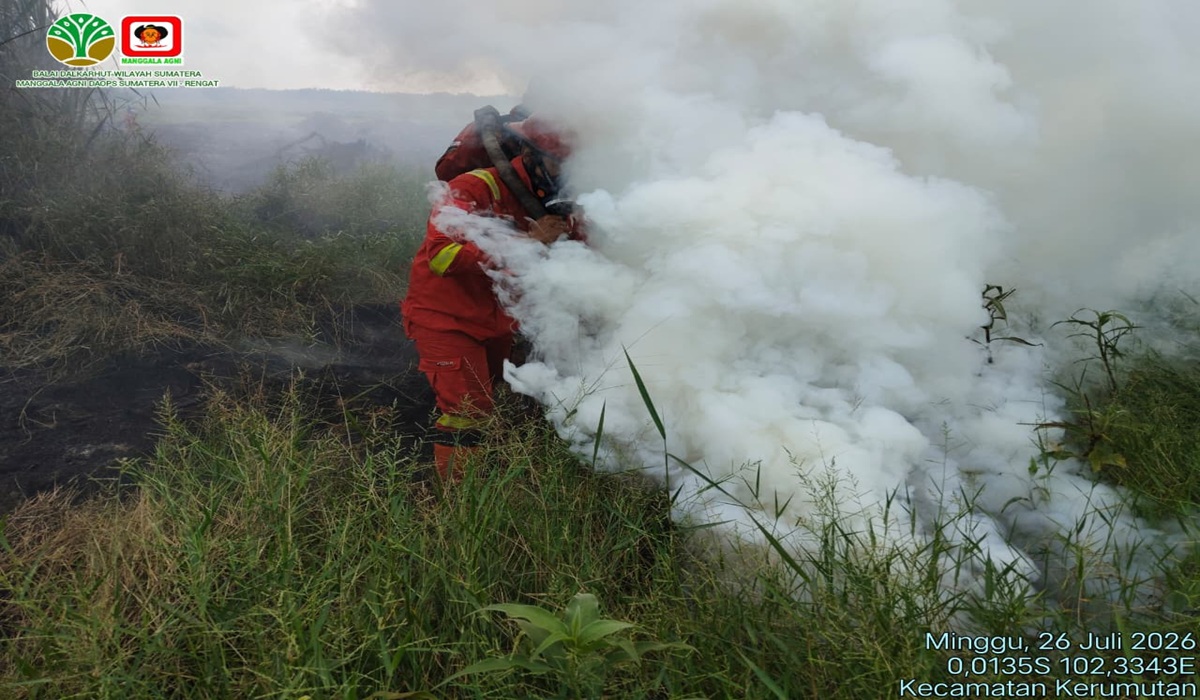 Forest and Land Fires Spread Across Riau, Weather Modification Operations Underway