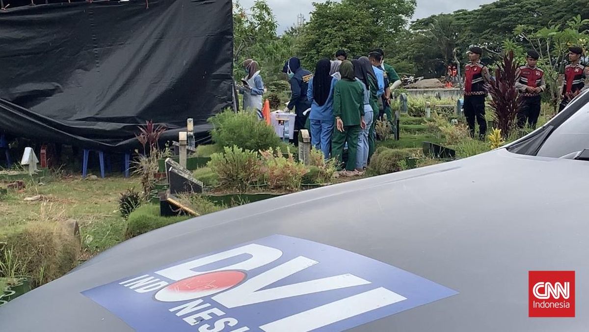 Grave of Primary School Student in Padang Exhumed Over Suspected Bullying