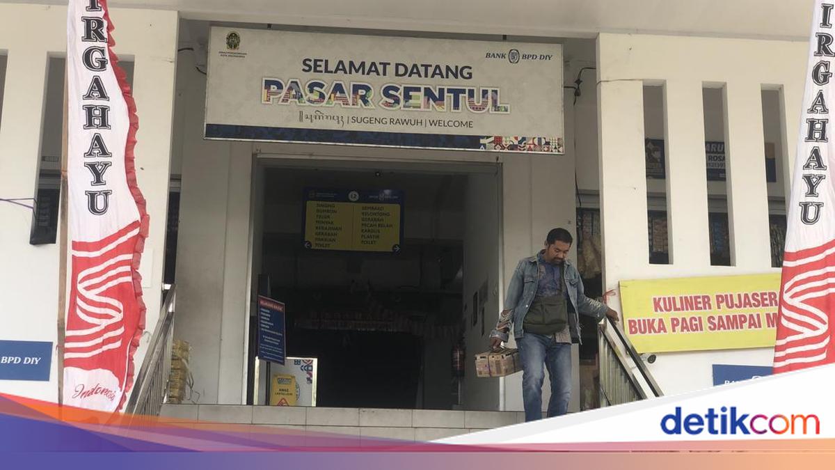 Misery of Jogja's Sentul Market Traders: Two Years After Renovation, Buyers Stay Away