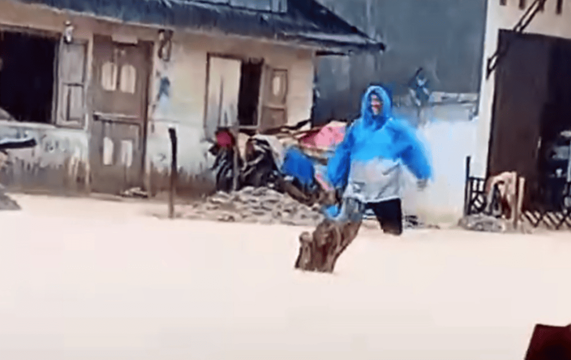 Heavy Rain Floods Lopian, Central Tapanuli; Residents Urge Drainage Construction
