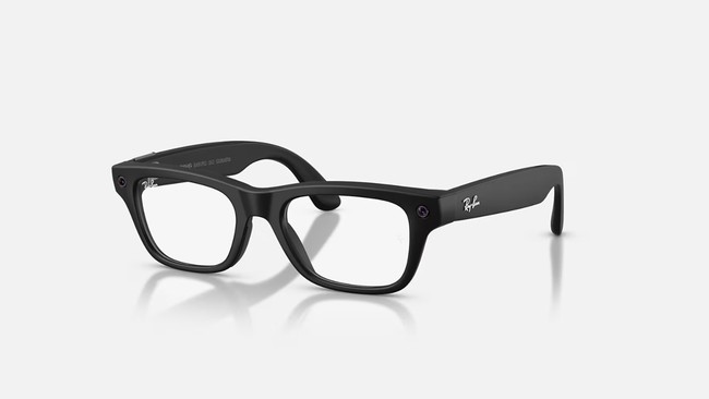 Viral Video of Woman Secretly Recorded with Smart Glasses, Minister Meutya Hafid Responds