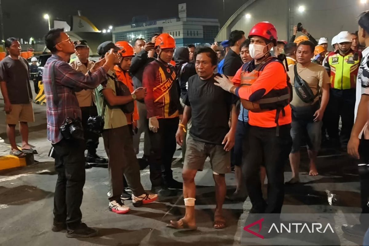 Welcoming hope for survivors of the ship fire in Sumenep waters