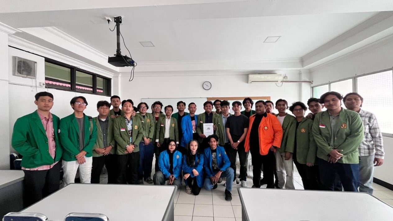 Students Monitor Free Nutritious Meal Programme from Villages