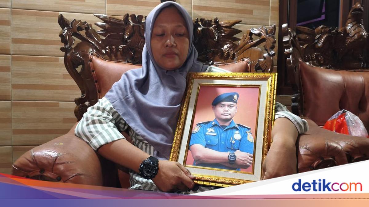 East Jakarta Firefighter's Last Message to Wife Before Perishing in Illegal Dumpsite Blaze